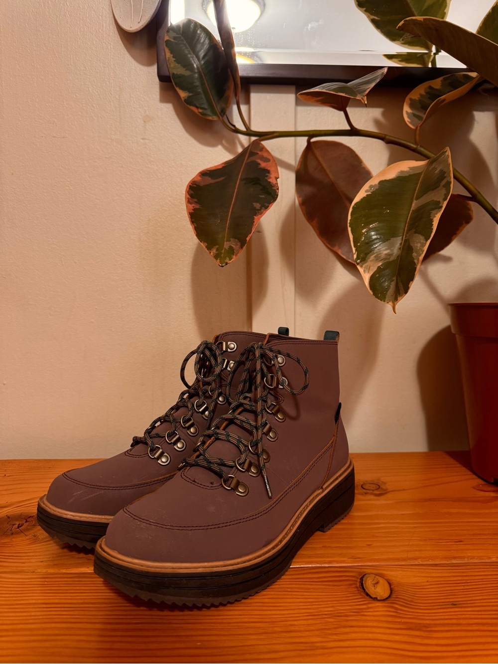 Tevas, Women’s Midform Boot- Peppercorn 10W